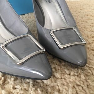 Predictions Retro Style Patent Pumps